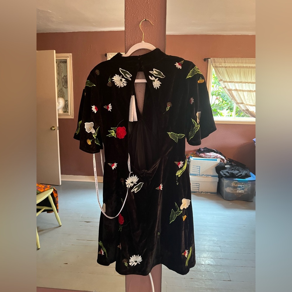 NWT Frock & Frill 90s inspired velvet embroidered dress - Picture 3 of 3